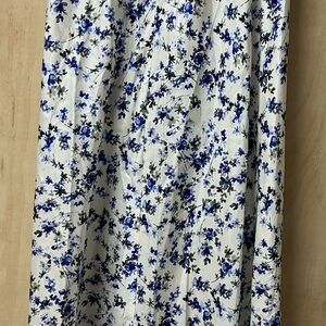 Chic Floral Blue and White Midi Skirt